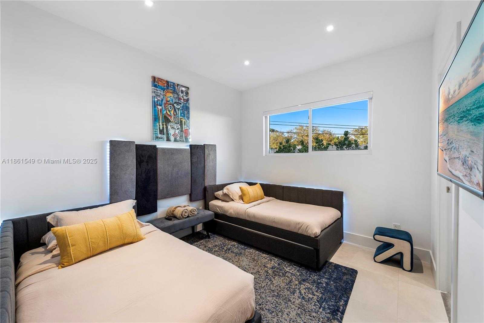 Small Image of 2406 NASSAU LN, Fort Lauderdale Number 47