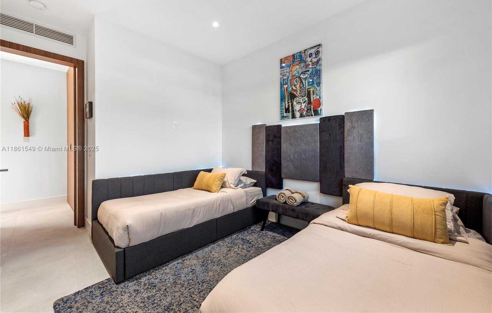 Small Image of 2406 NASSAU LN, Fort Lauderdale Number 48