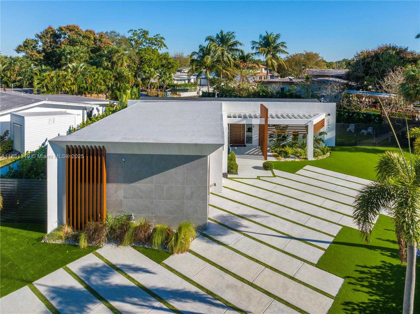 Small Image of 2406 NASSAU LN, Fort Lauderdale Number 5