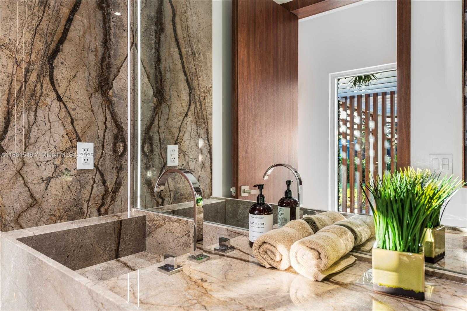 Small Image of 2406 NASSAU LN, Fort Lauderdale Number 53