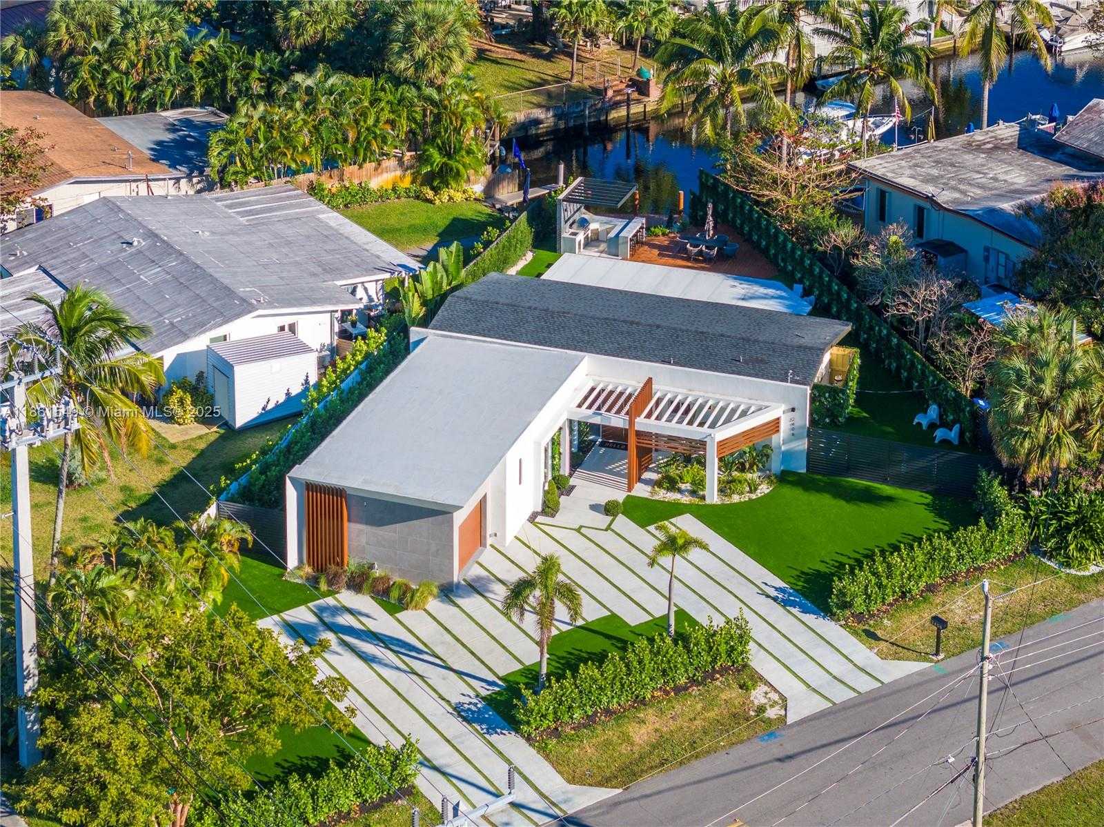 Small Image of 2406 NASSAU LN, Fort Lauderdale Number 7