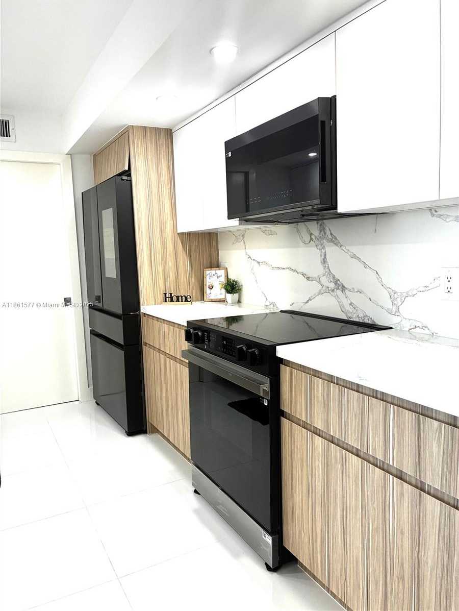 Small Image of 6917 COLLINS AVE #411, Miami Beach Number 10