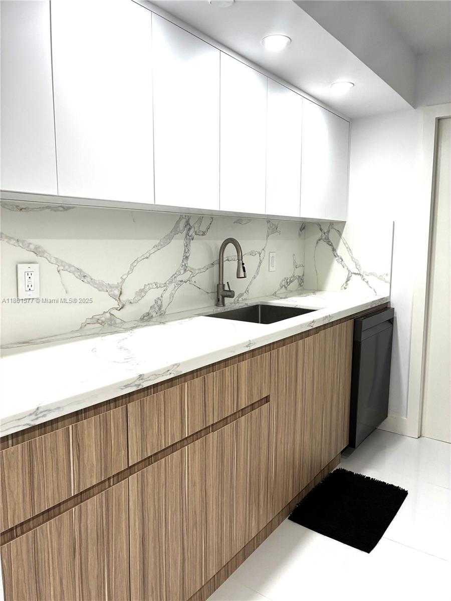 Small Image of 6917 COLLINS AVE #411, Miami Beach Number 11