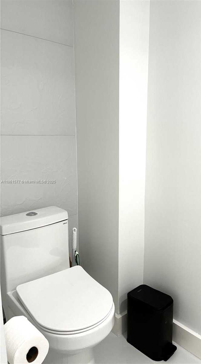 Small Image of 6917 COLLINS AVE #411, Miami Beach Number 14