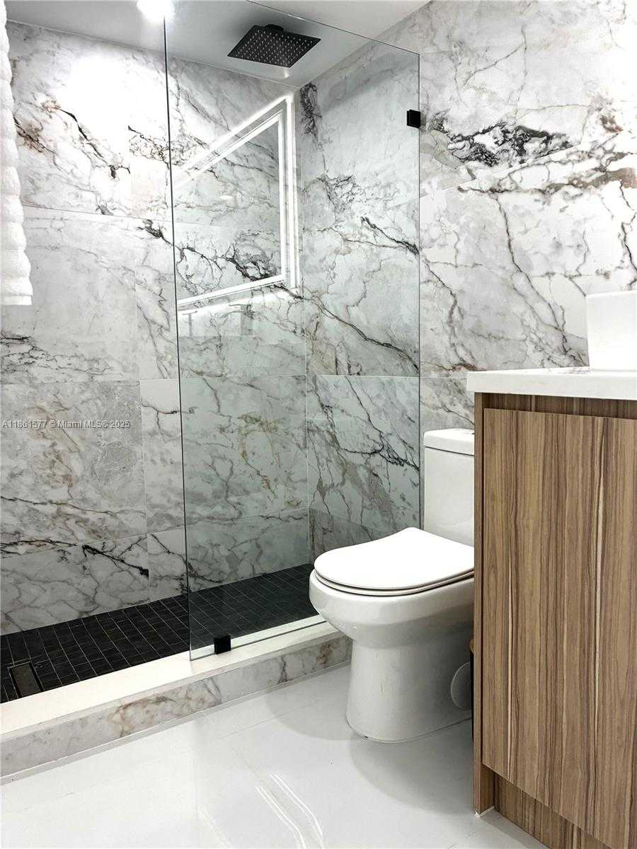 Small Image of 6917 COLLINS AVE #411, Miami Beach Number 19