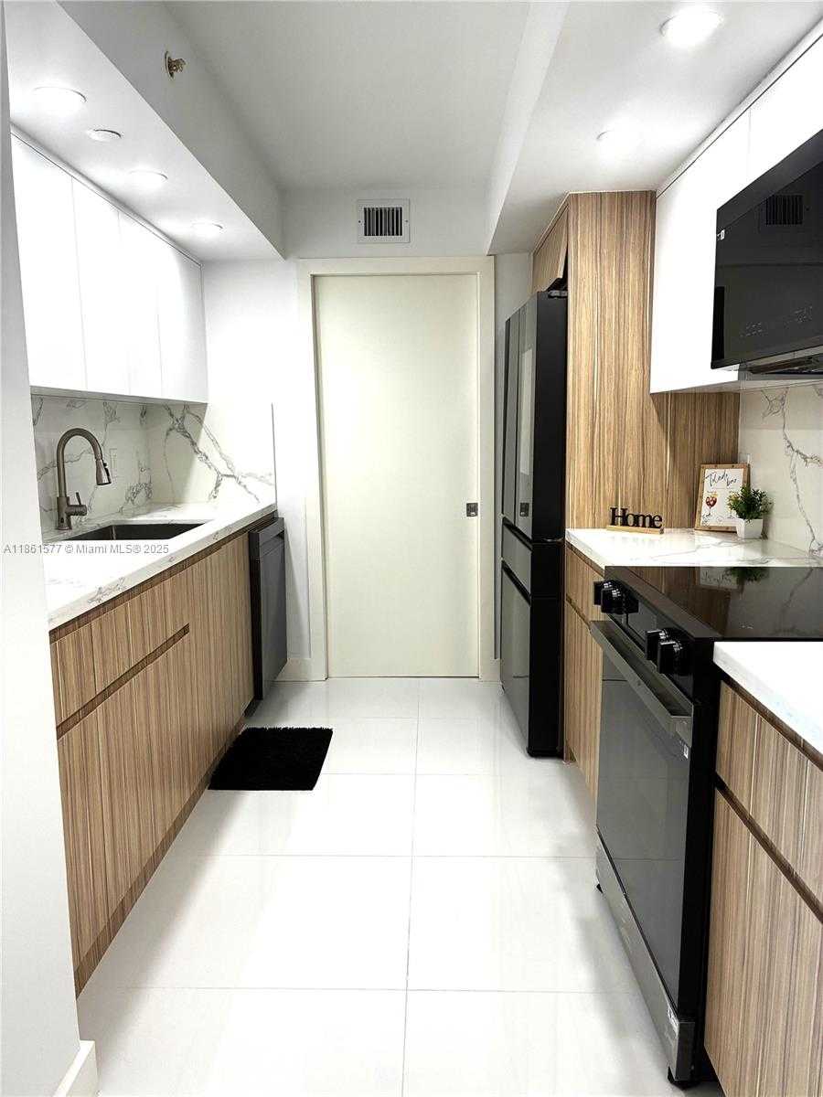 Small Image of 6917 COLLINS AVE #411, Miami Beach Number 9