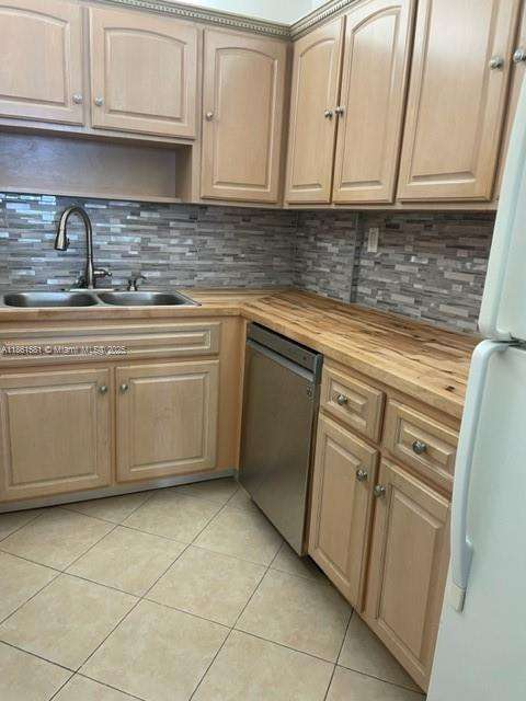 Small Image of 17878 NORTH BAY RD #402, Sunny Isles Beach Number 5