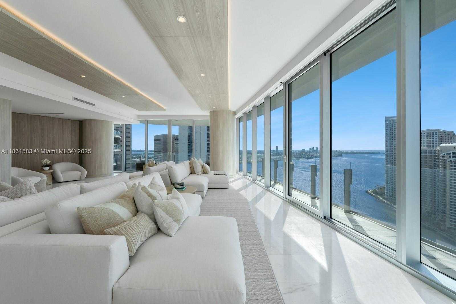 Small Image of 300 BISCAYNE BOULEVARD WAY #2701, Miami Number 13