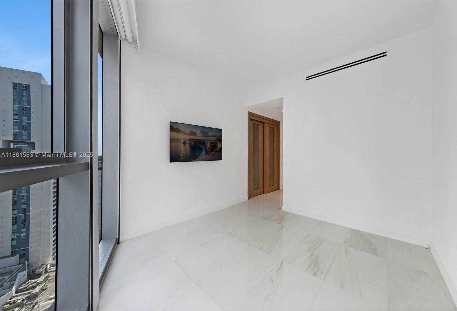 Small Image of 300 BISCAYNE BOULEVARD WAY #2701, Miami Number 27