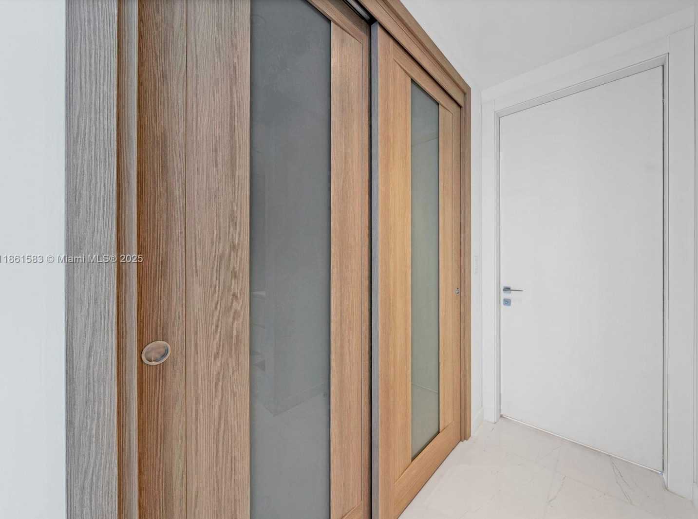 Small Image of 300 BISCAYNE BOULEVARD WAY #2701, Miami Number 28