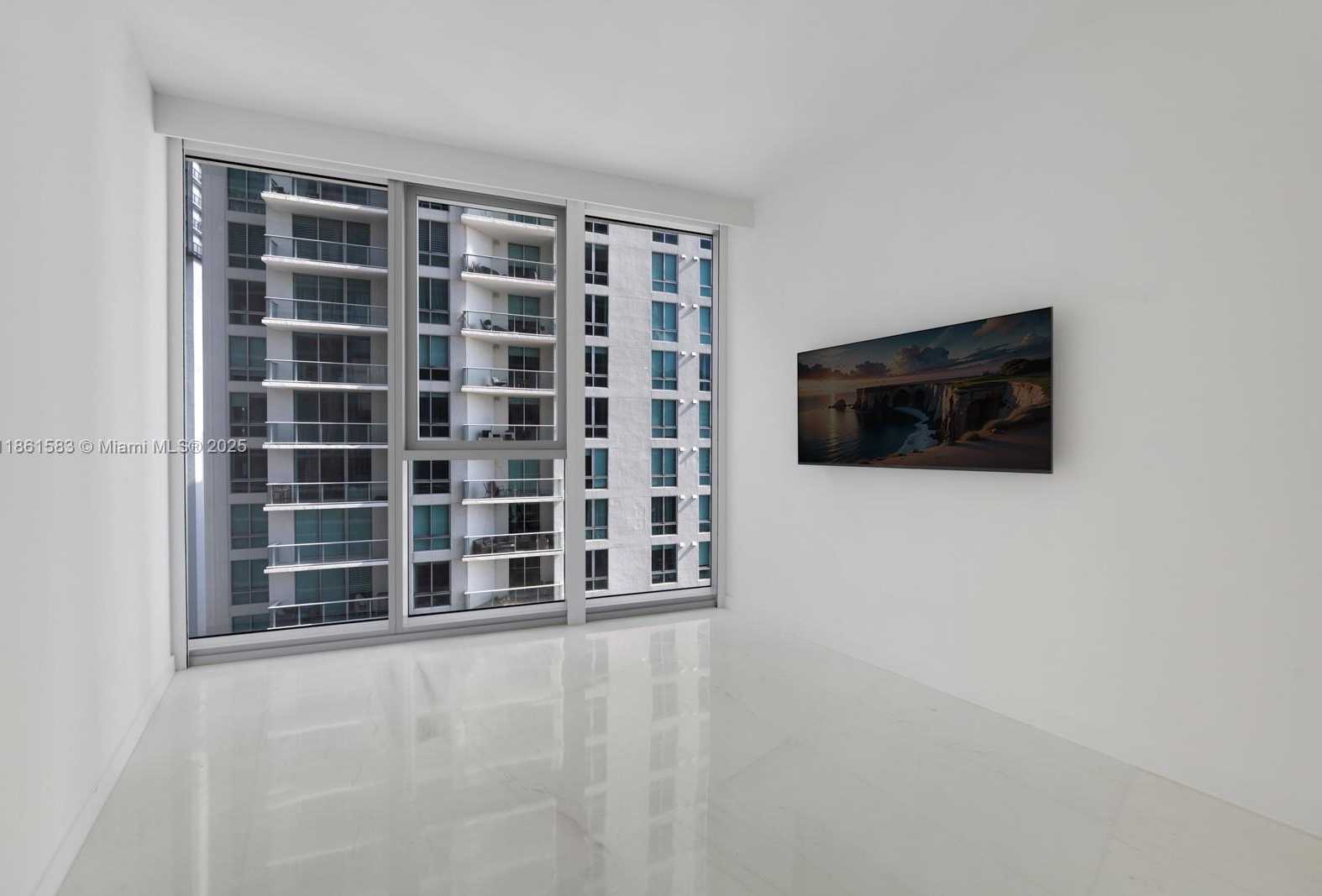 Small Image of 300 BISCAYNE BOULEVARD WAY #2701, Miami Number 32