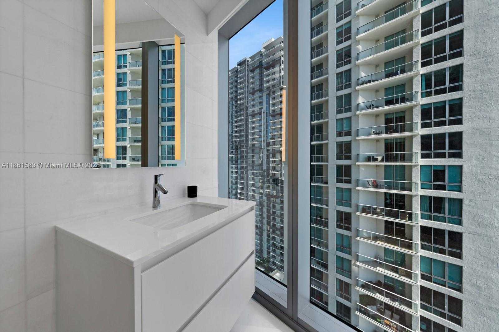 Small Image of 300 BISCAYNE BOULEVARD WAY #2701, Miami Number 35