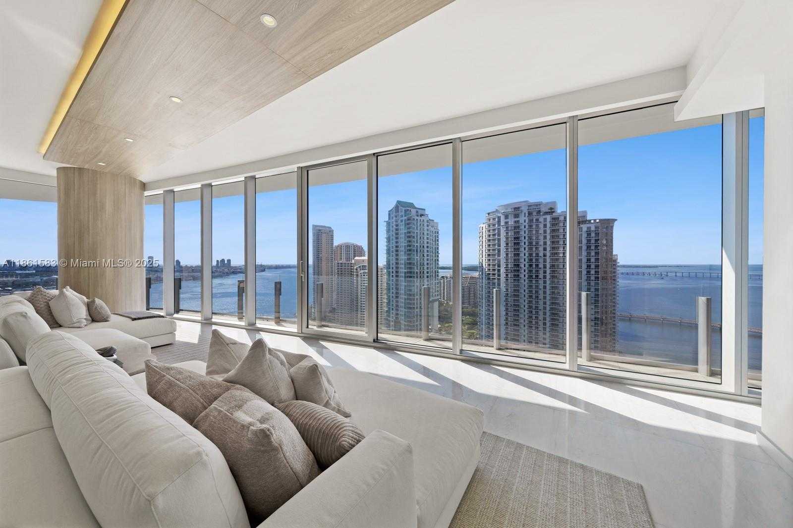 Small Image of 300 BISCAYNE BOULEVARD WAY #2701, Miami Number 6