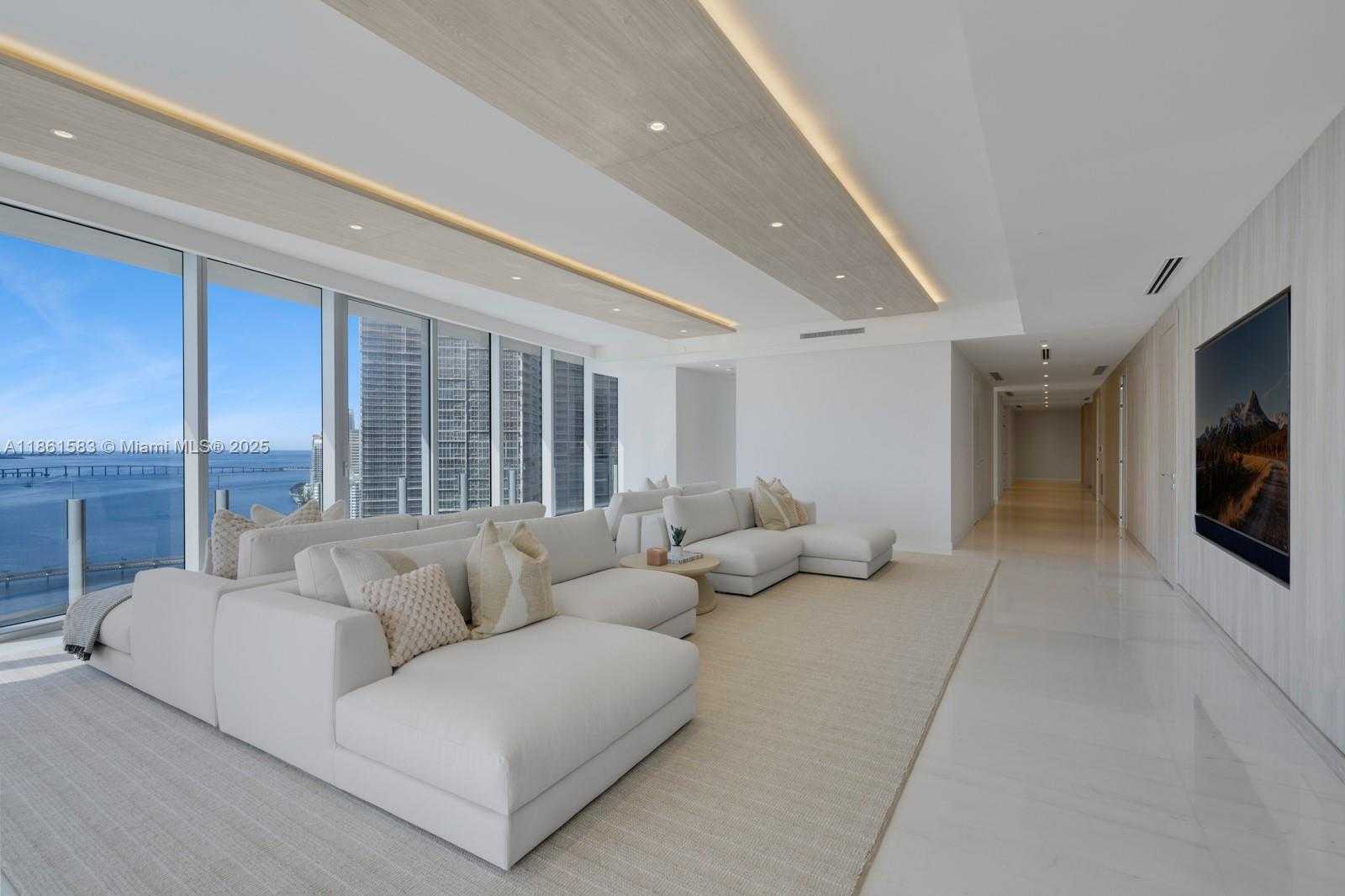 Small Image of 300 BISCAYNE BOULEVARD WAY #2701, Miami Number 7