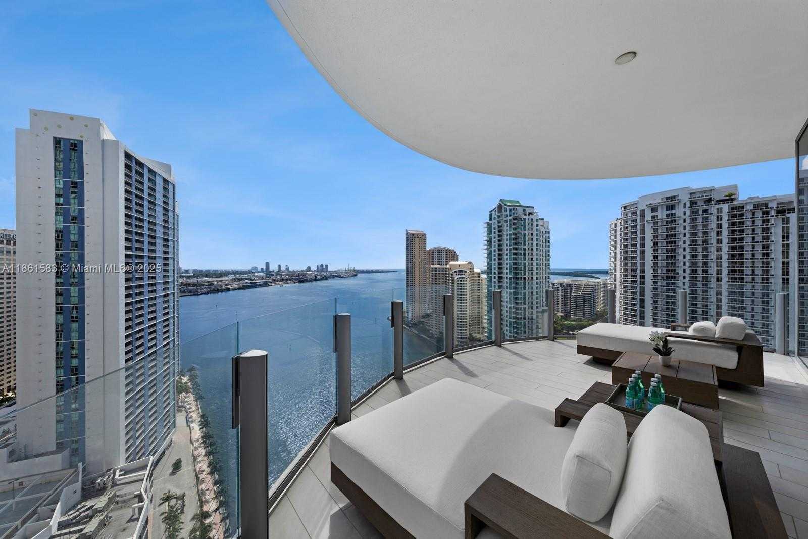 Small Image of 300 BISCAYNE BOULEVARD WAY #2701, Miami Number 8