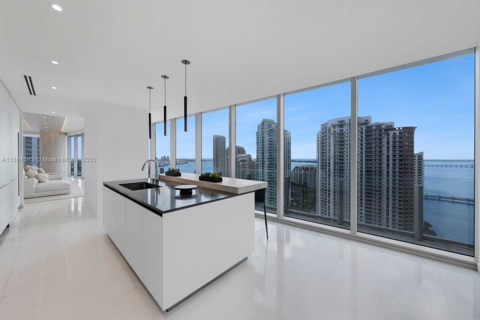 Small Image of 300 BISCAYNE BOULEVARD WAY #2701, Miami Number 9