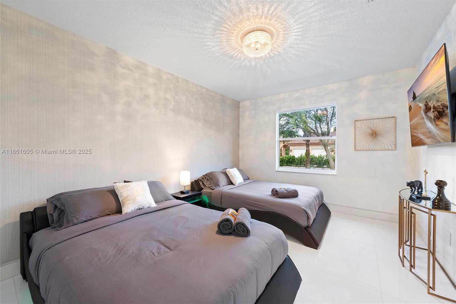 Small Image of 11080 SOUTH WEST 23RD ST, Davie Number 39