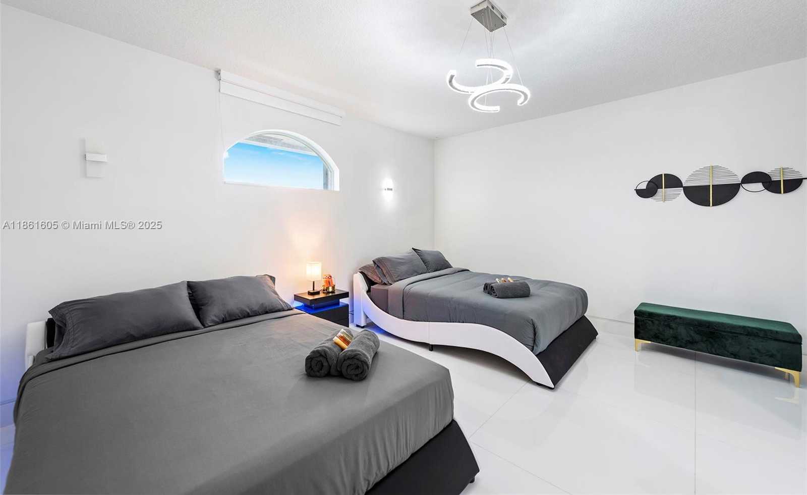 Small Image of 11080 SOUTH WEST 23RD ST, Davie Number 43
