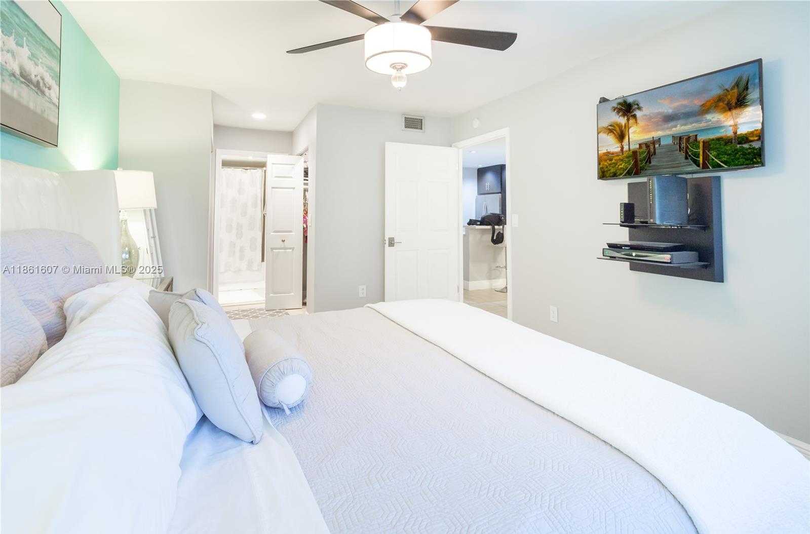 Small Image of 7845 CAMINO REAL #O-106, Miami Number 6