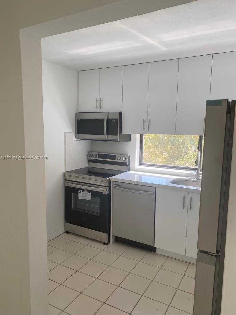 Small Image of 17021 NORTH BAY RD #517, Sunny Isles Beach Number 11