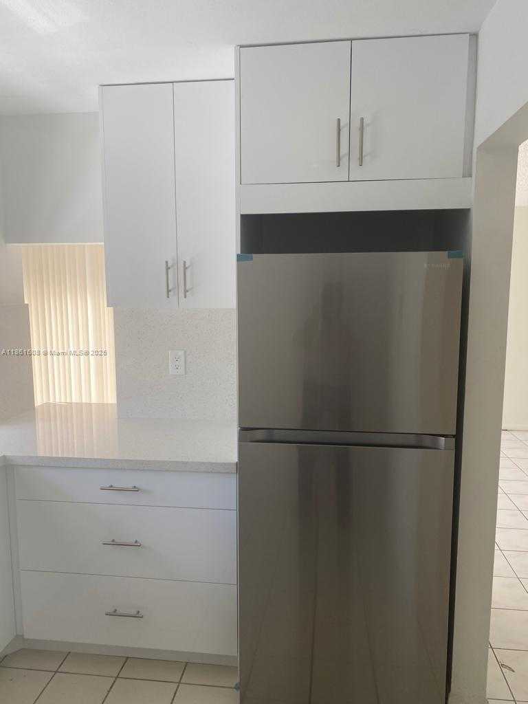 Small Image of 17021 NORTH BAY RD #517, Sunny Isles Beach Number 13