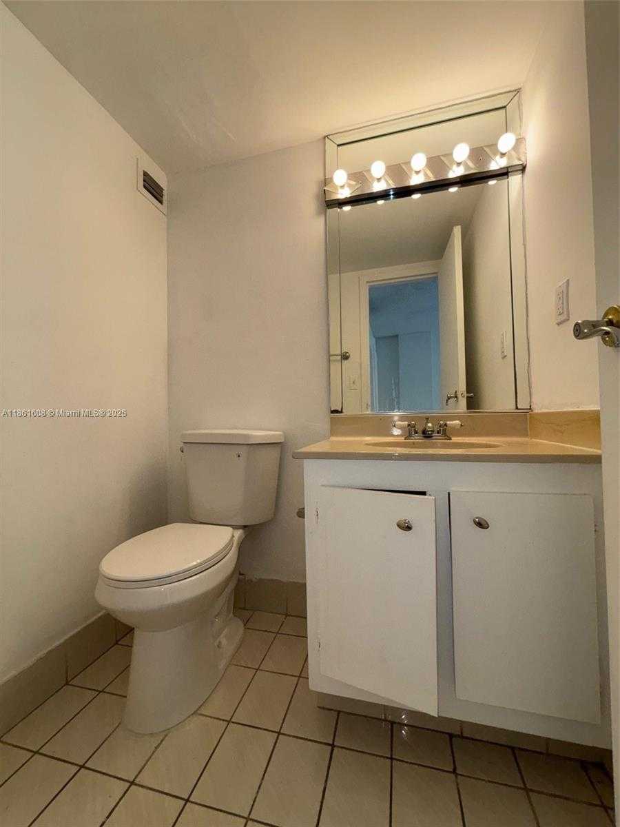 Small Image of 17021 NORTH BAY RD #517, Sunny Isles Beach Number 34