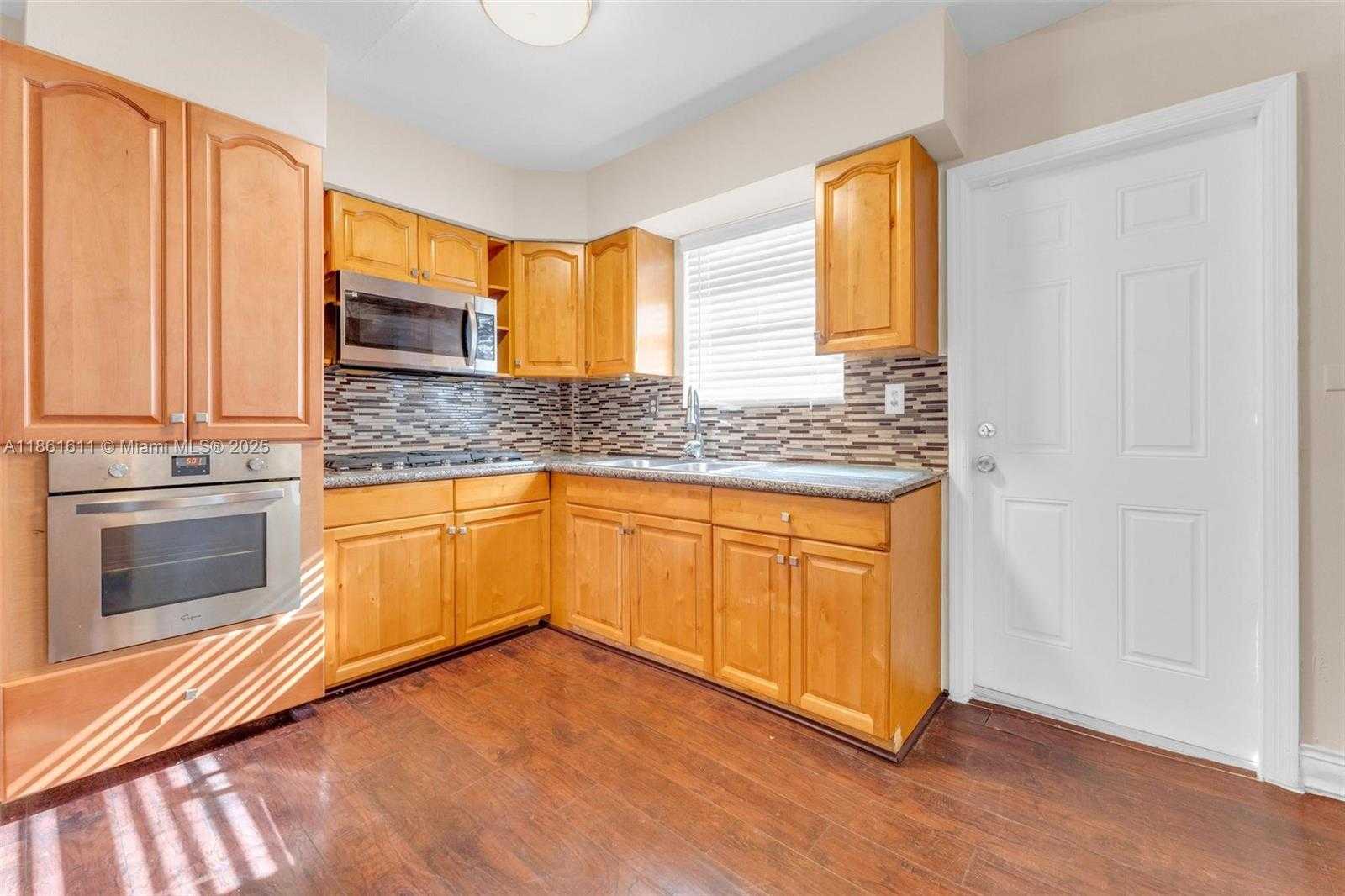 Small Image of 11141 NORTH WEST 22ND CT, Miami Number 10