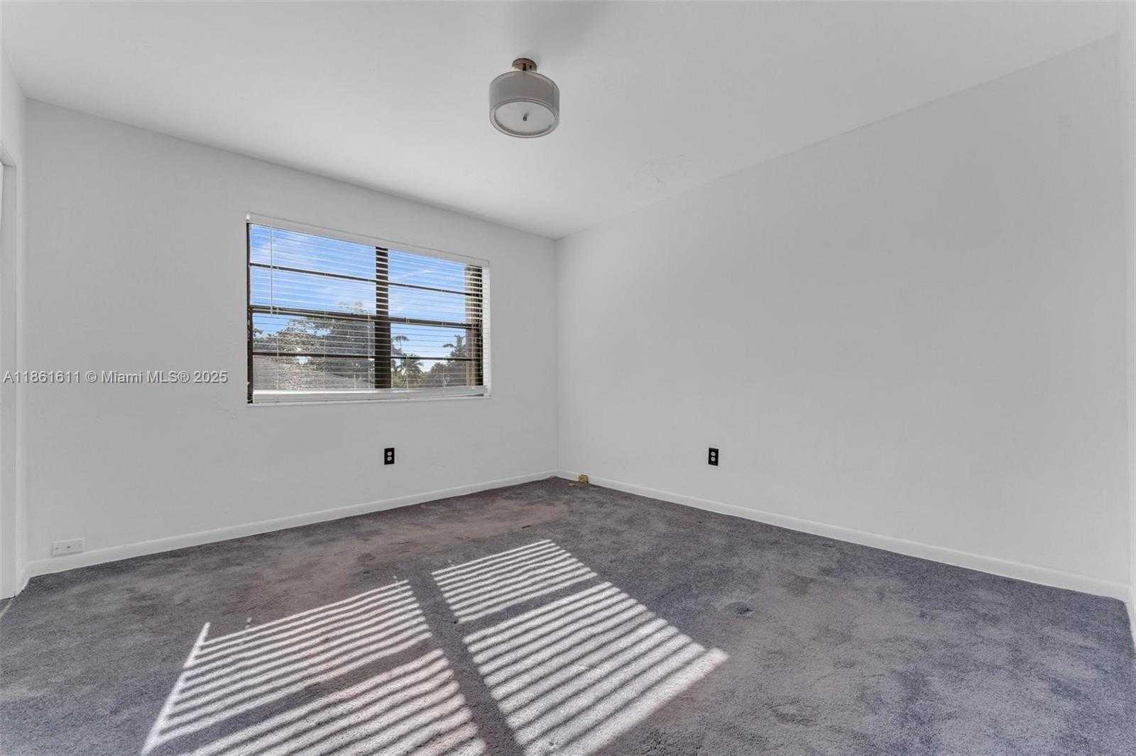 Small Image of 11141 NORTH WEST 22ND CT, Miami Number 19
