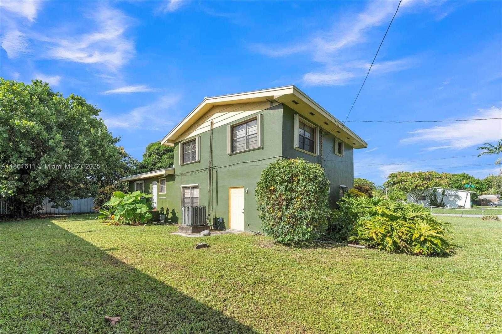 Small Image of 11141 NORTH WEST 22ND CT, Miami Number 27