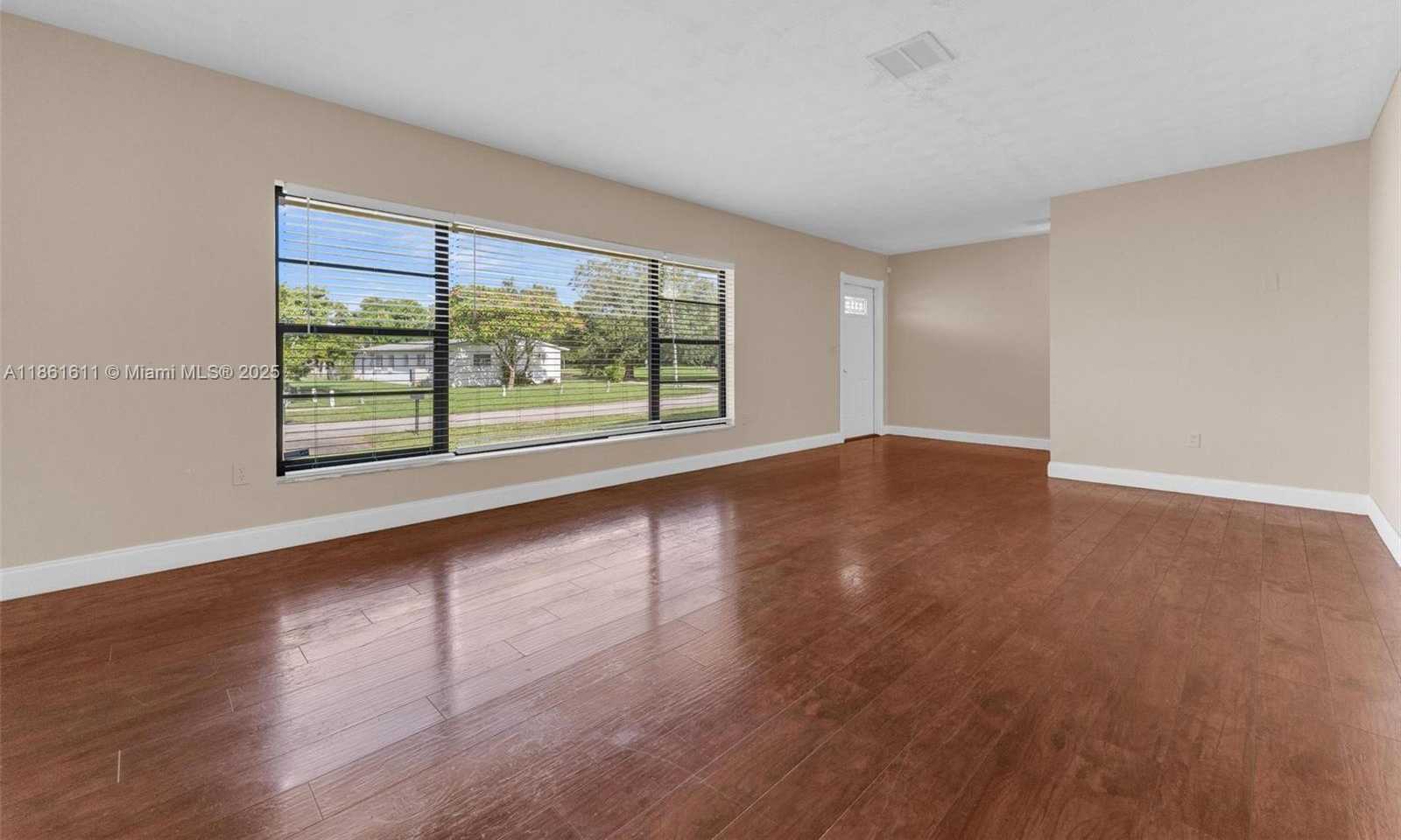 Small Image of 11141 NORTH WEST 22ND CT, Miami Number 4