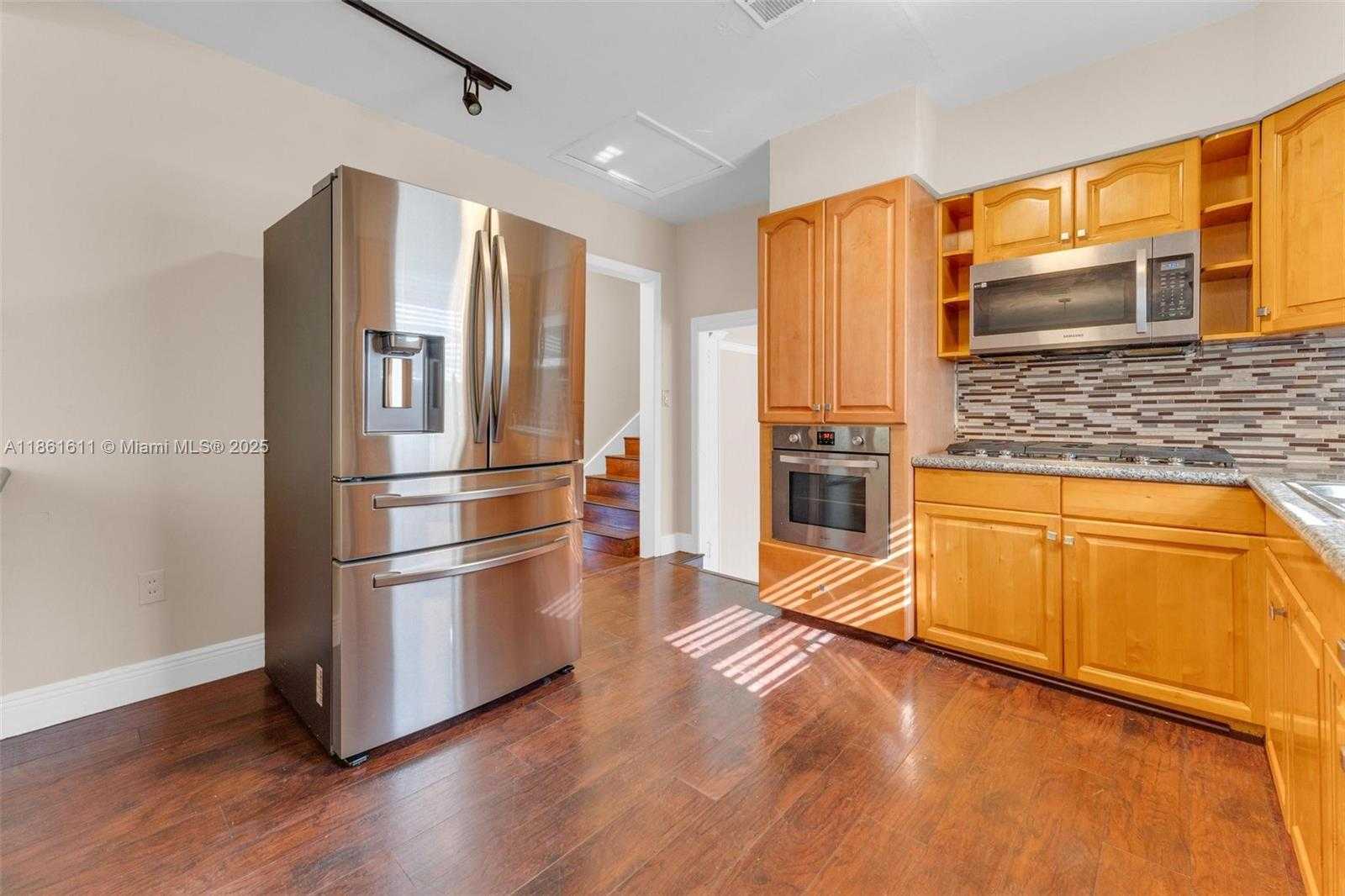 Small Image of 11141 NORTH WEST 22ND CT, Miami Number 9