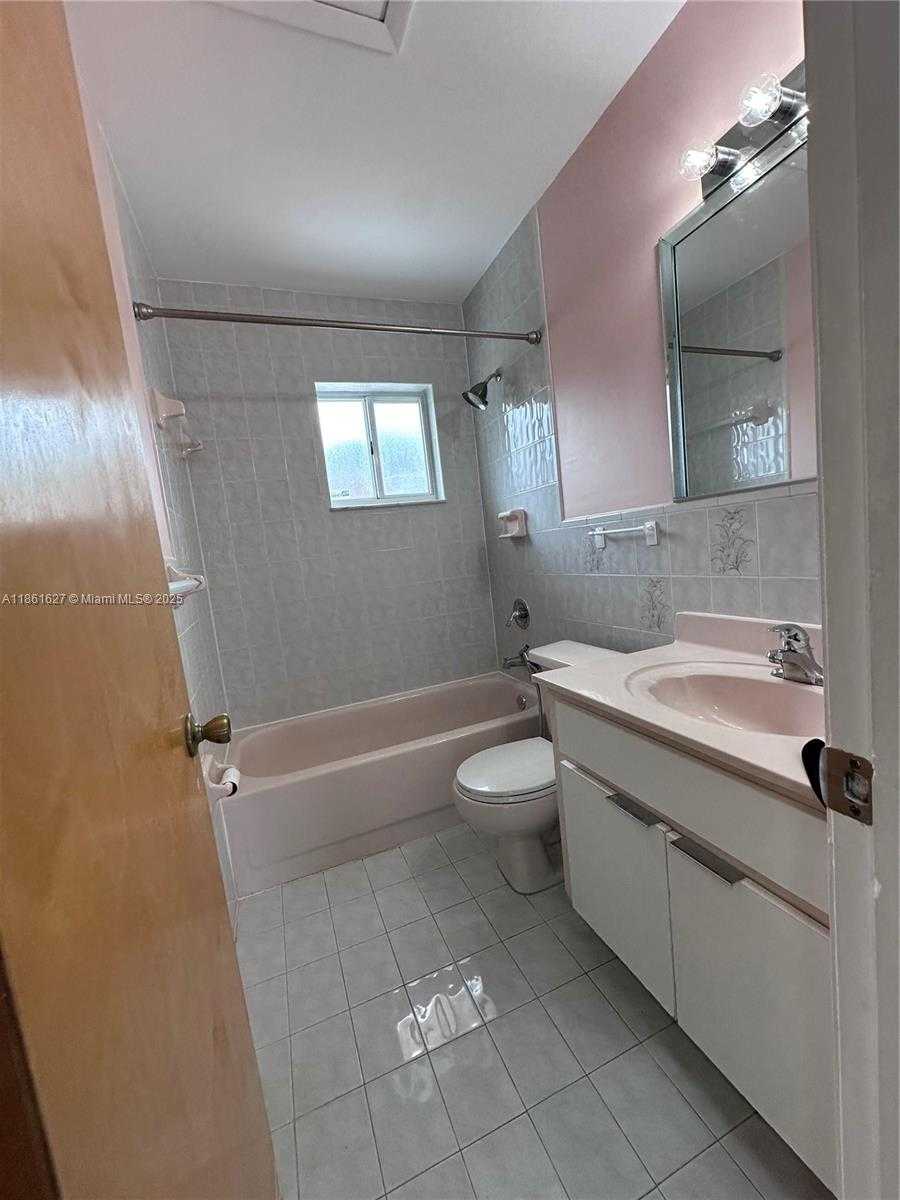 Small Image of 2210 WEST 74TH ST #201-29, Hialeah Number 8