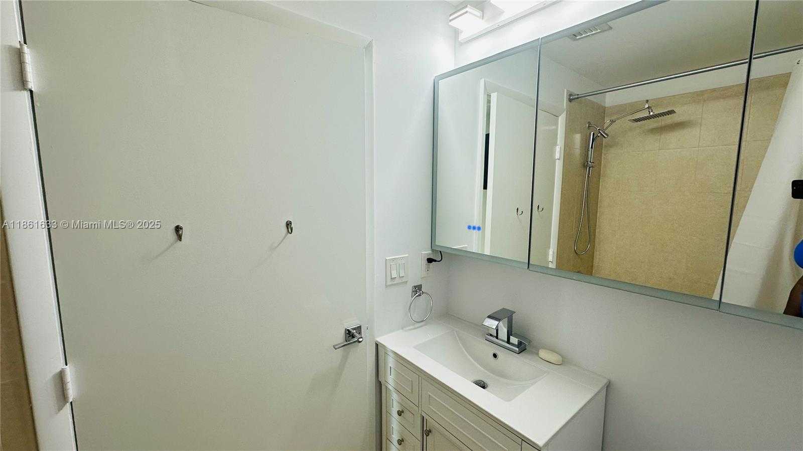 Small Image of 3340 NORTH EAST 190TH ST #403, Aventura Number 11