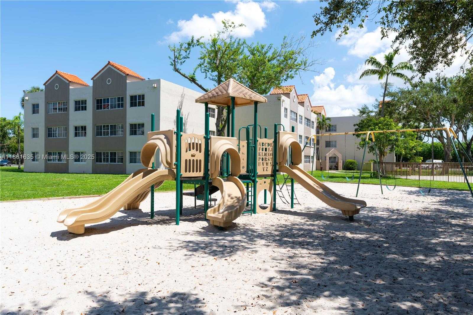 Small Image of 6135 NORTH WEST 186TH ST #110, Hialeah Number 22