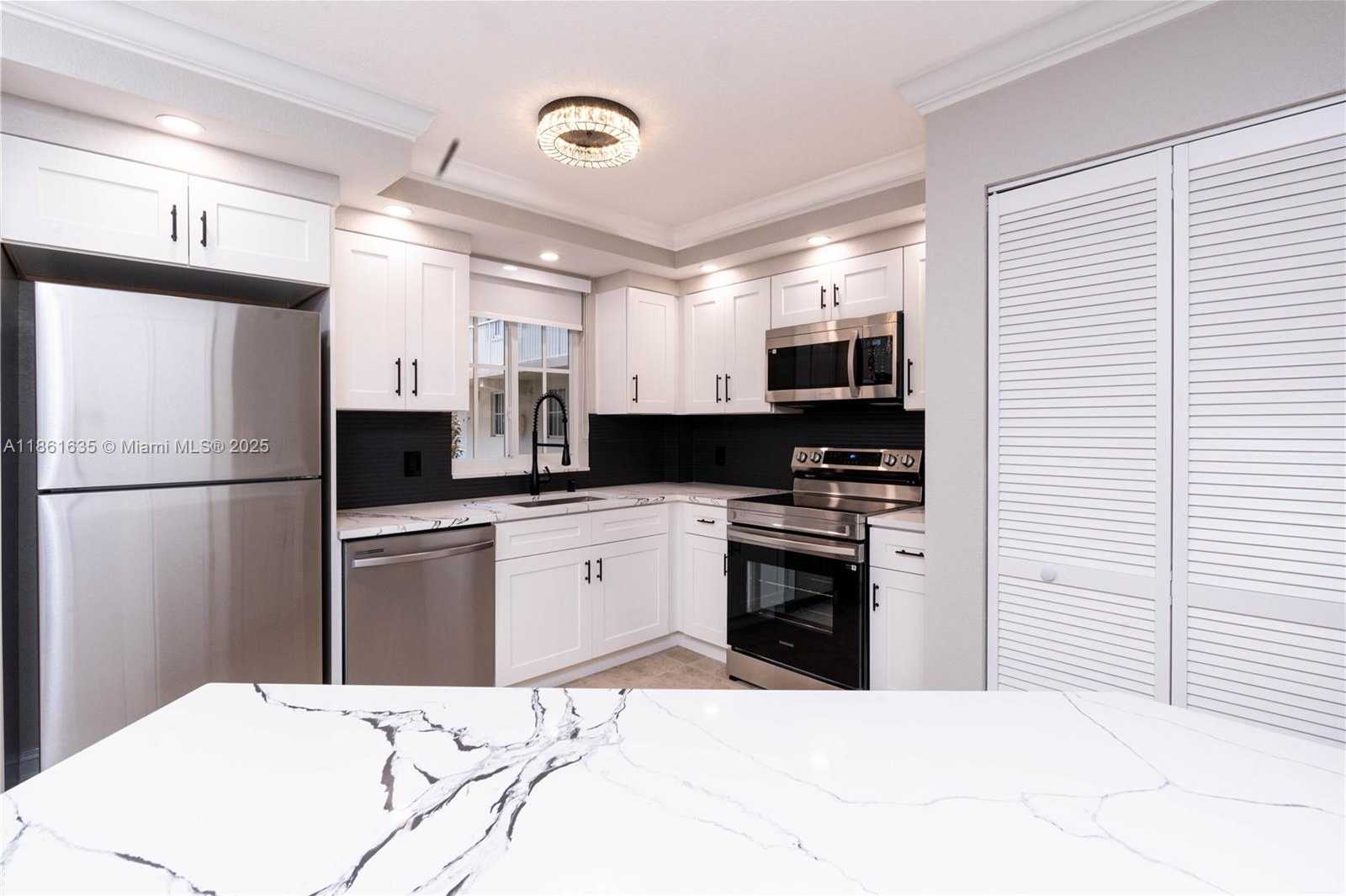 Small Image of 6135 NORTH WEST 186TH ST #110, Hialeah Number 4