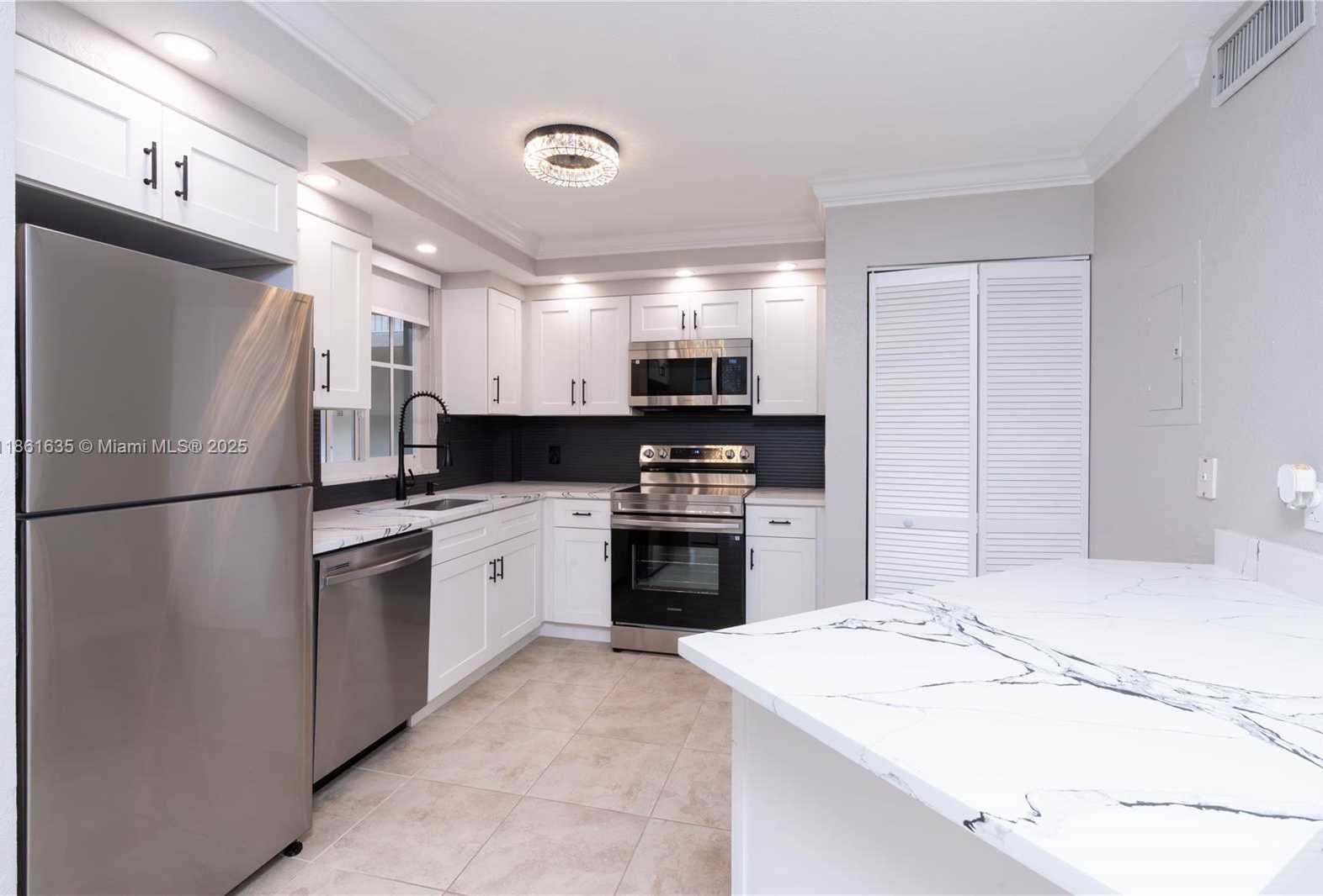 Small Image of 6135 NORTH WEST 186TH ST #110, Hialeah Number 8