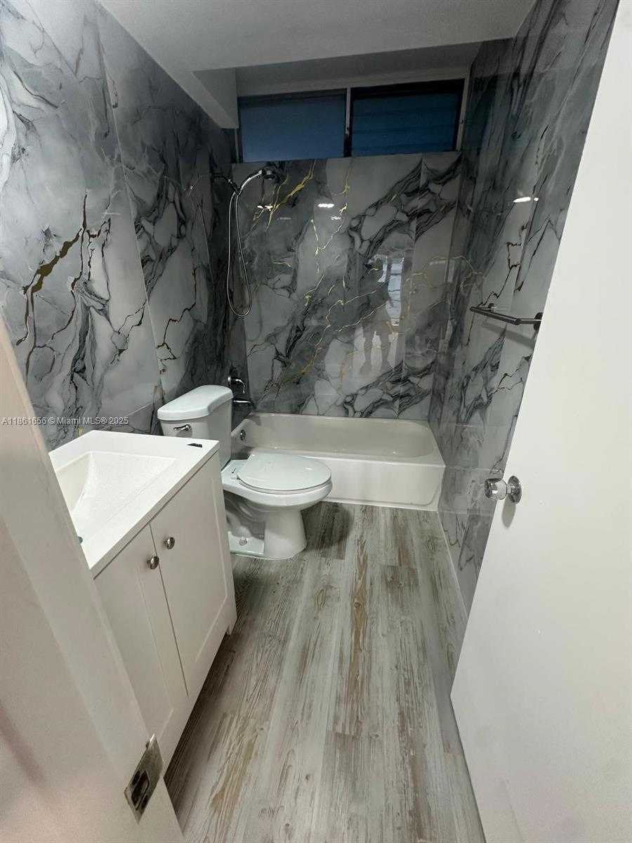 Small Image of 1400 PENNSYLVANIA AVE #16, Miami Beach Number 2