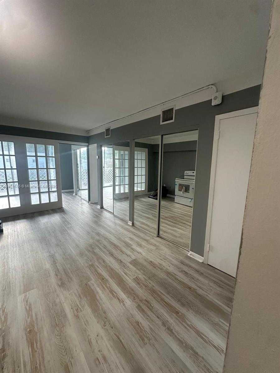 Small Image of 1400 PENNSYLVANIA AVE #16, Miami Beach Number 3