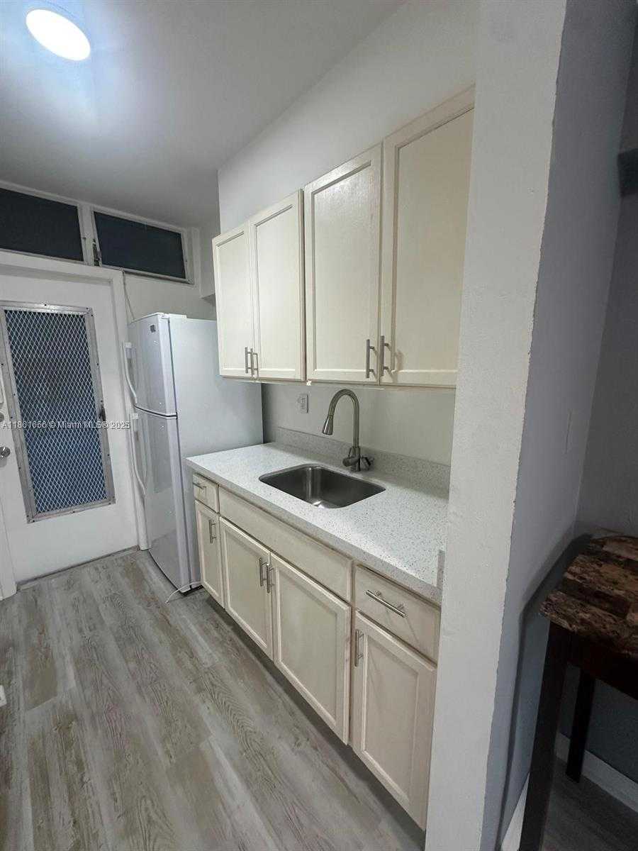Small Image of 1400 PENNSYLVANIA AVE #16, Miami Beach Number 6