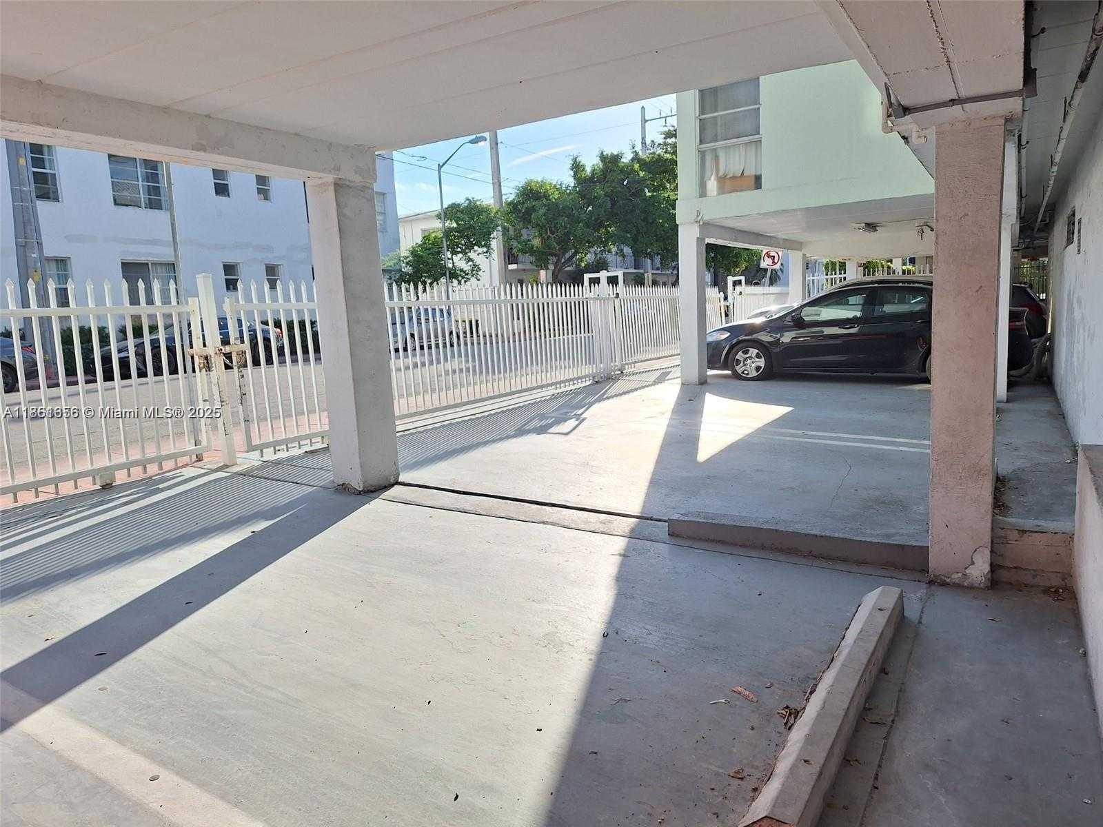 Small Image of 1400 PENNSYLVANIA AVE #16, Miami Beach Number 7