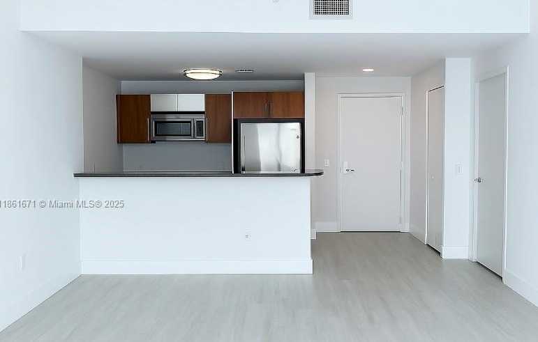 Small Image of 300 SOUTH BISCAYNE BLVD #T-3714, Miami Number 3