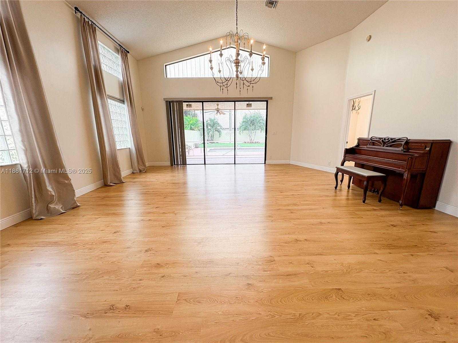 Small Image of 9080 VILLA PORTOFINO CIR #9080, Boca Raton Number 5