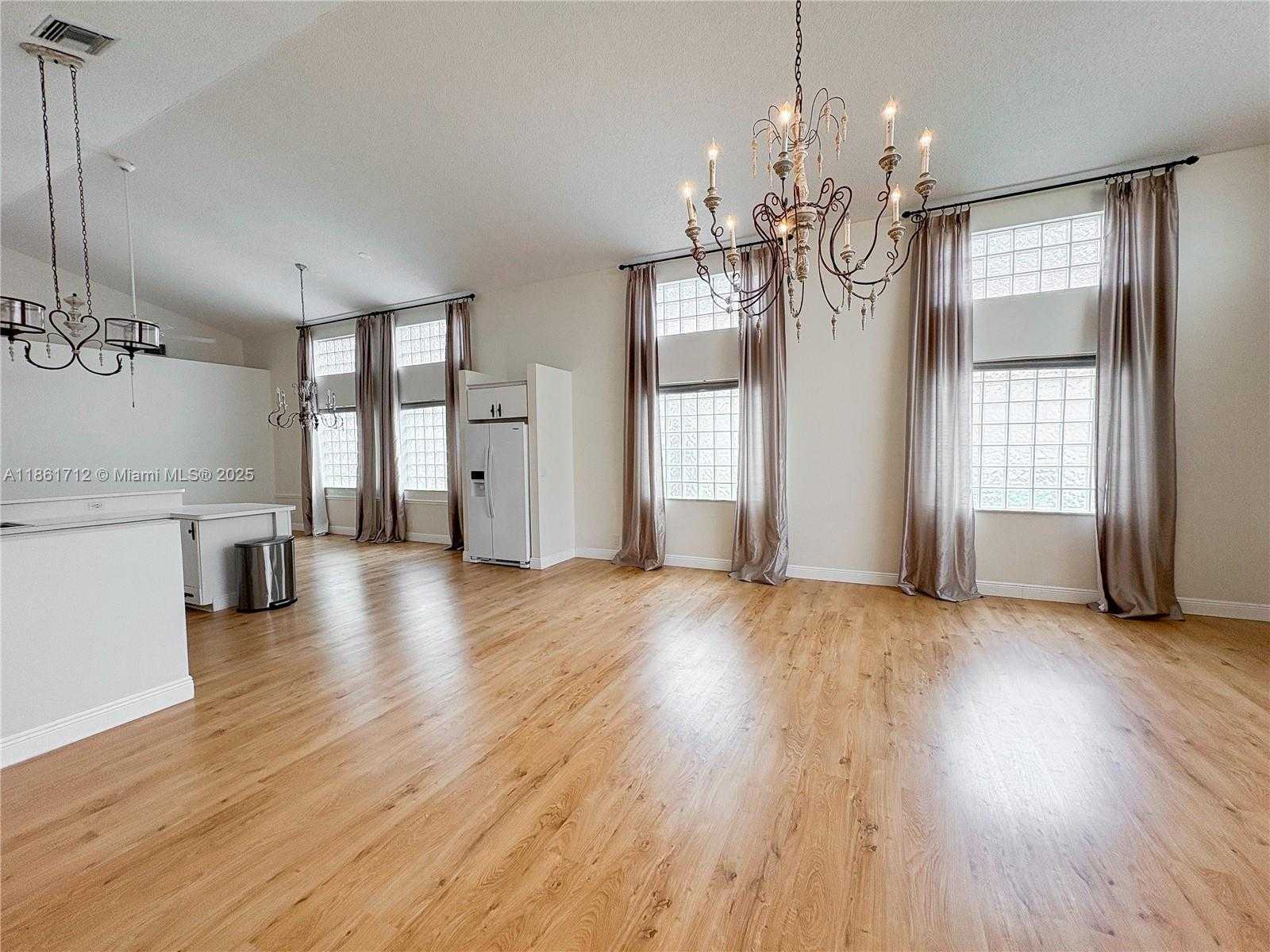 Small Image of 9080 VILLA PORTOFINO CIR #9080, Boca Raton Number 9