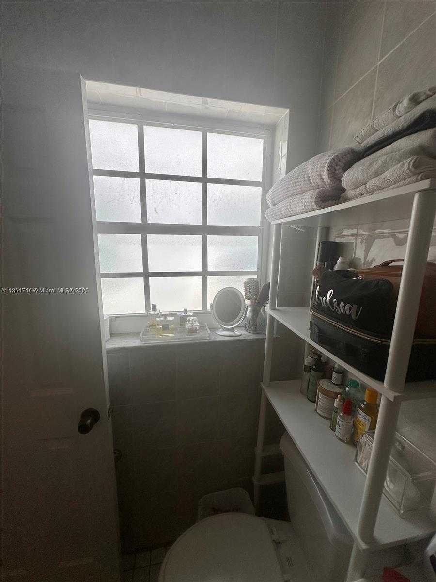 Small Image of 330 74TH ST #16, Miami Beach Number 6