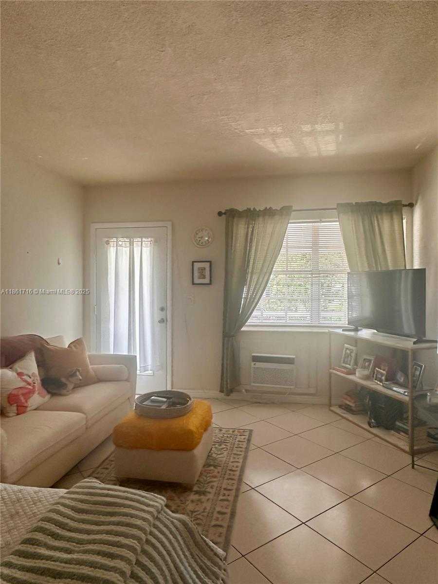 Small Image of 330 74TH ST #16, Miami Beach Number 8