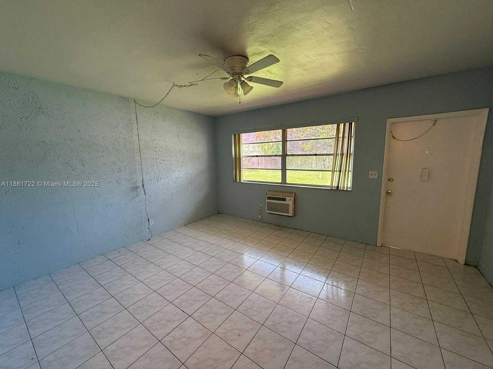 Small Image of 2917 PLUNKETT ST #20C, Hollywood Number 2