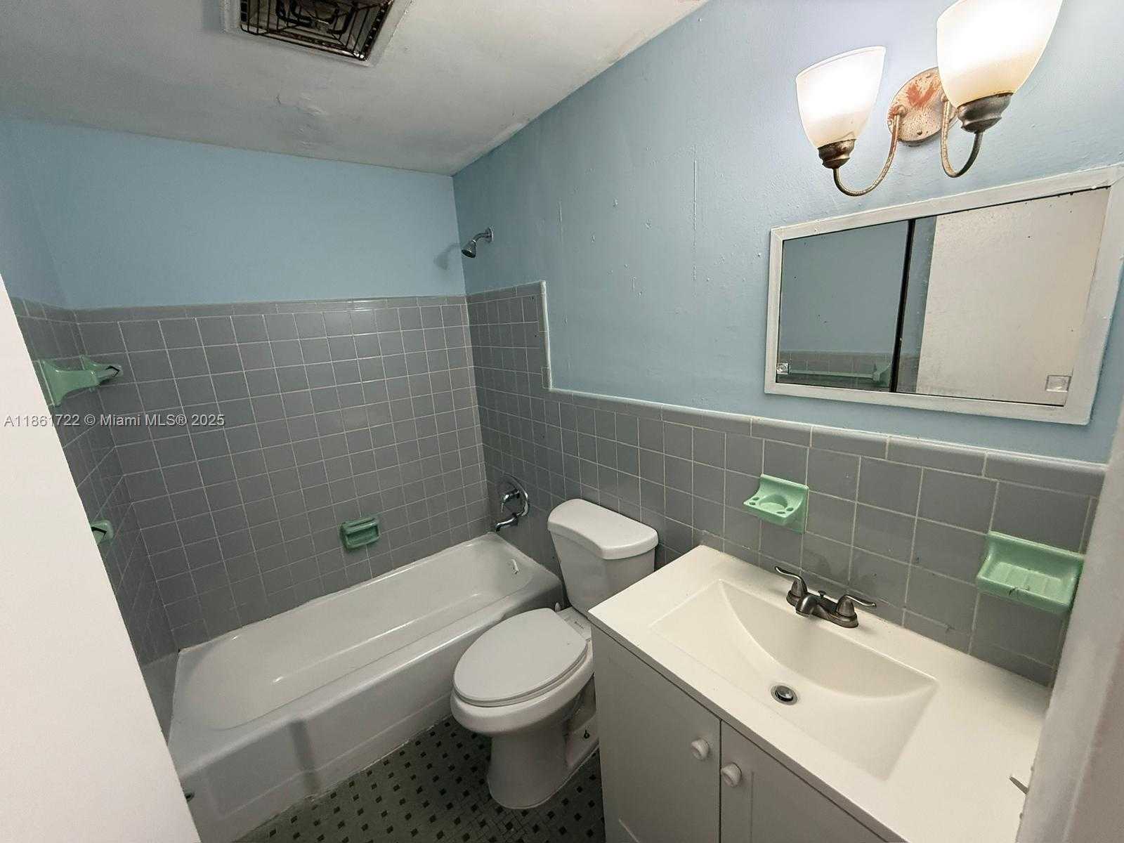 Small Image of 2917 PLUNKETT ST #20C, Hollywood Number 8