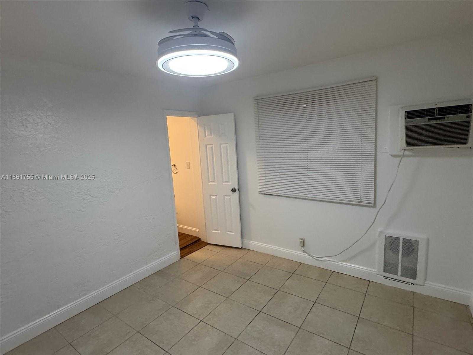 Small Image of 7205 NW 76TH PL #7205, Tamarac Number 25