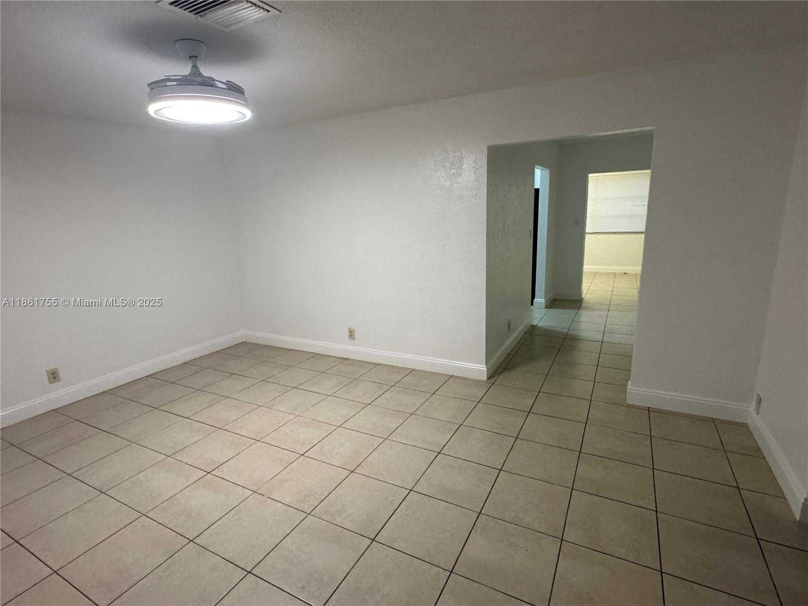 Small Image of 7205 NW 76TH PL #7205, Tamarac Number 3