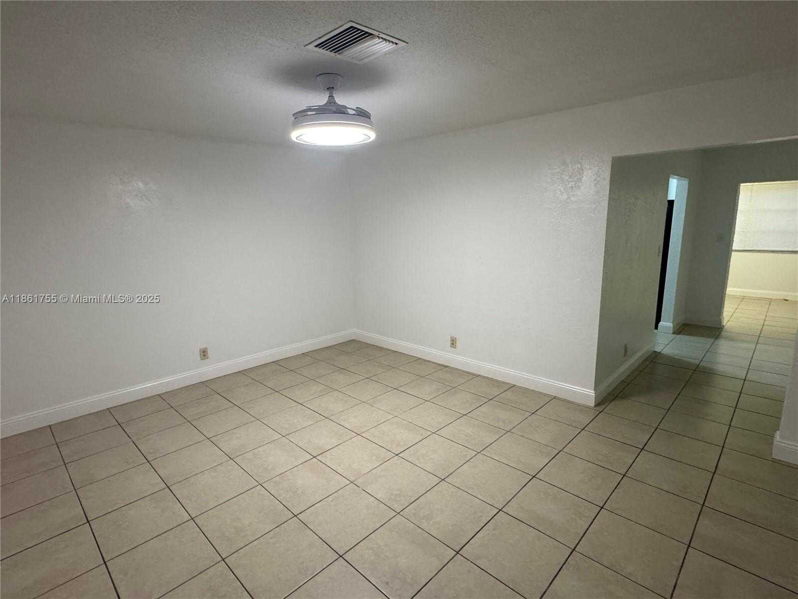 Small Image of 7205 NW 76TH PL #7205, Tamarac Number 4